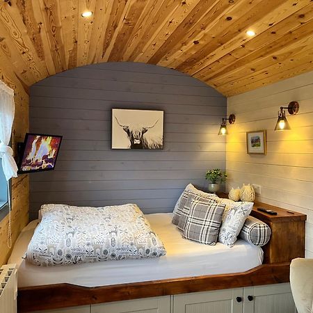 Oakies Farm Stays Лландовери Экстерьер фото